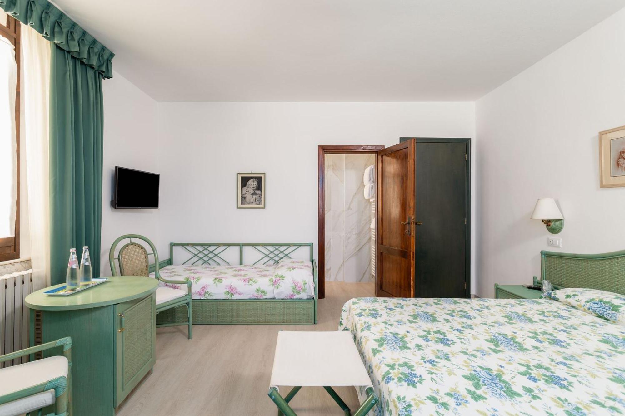 Hotel Sonia Forte dei Marmi Exteriör bild